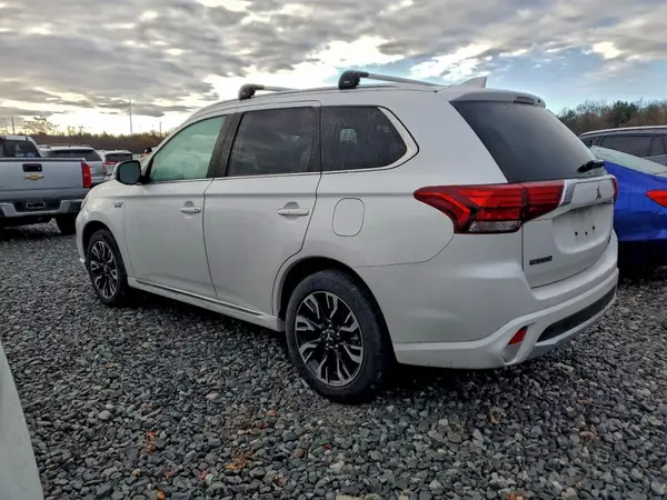 JA4J24A55JZ059343 2018 MITSUBISHI OUTLANDER - Image 2