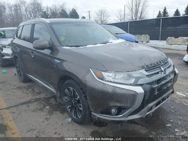 JA4J24A55JZ611262 2018 MITSUBISHI OUTLANDER - Image 1