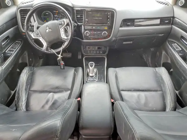 JA4J24A55JZ620866 2018 MITSUBISHI OUTLANDER - Image 8