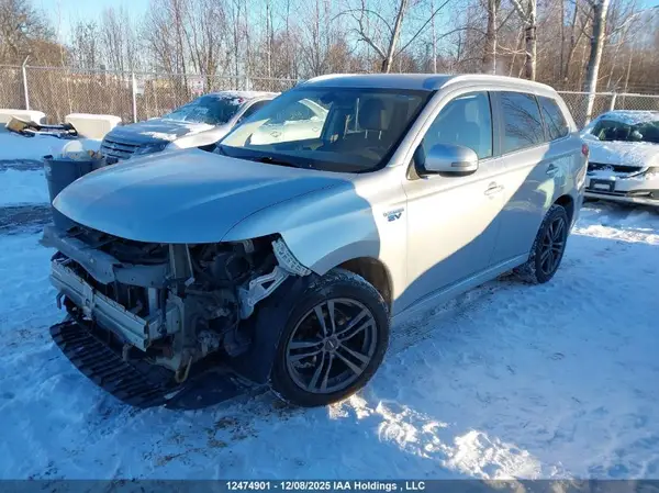 JA4J24A55JZ621483 2018 MITSUBISHI OUTLANDER - Image 2