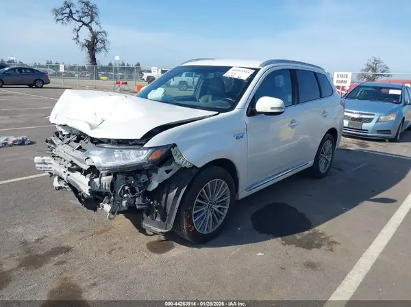 JA4J24A55KZ041538 2019 MITSUBISHI OUTLANDER - Image 2