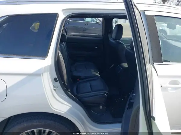 JA4J24A55KZ041538 2019 MITSUBISHI OUTLANDER - Image 8