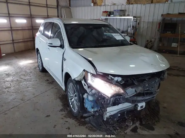 JA4J24A55LZ008945 2020 MITSUBISHI OUTLANDER - Image 1