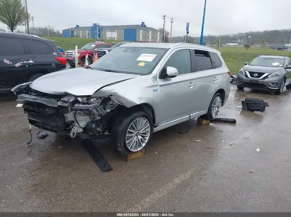 JA4J24A55LZ027821 2020 MITSUBISHI OUTLANDER - Image 2