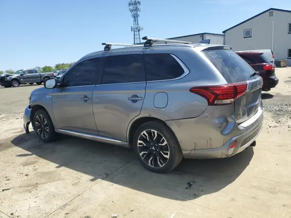 JA4J24A56JZ028053 2018 MITSUBISHI OUTLANDER - Image 2