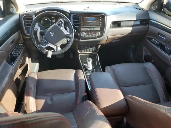 JA4J24A56JZ028389 2018 MITSUBISHI OUTLANDER - Image 8
