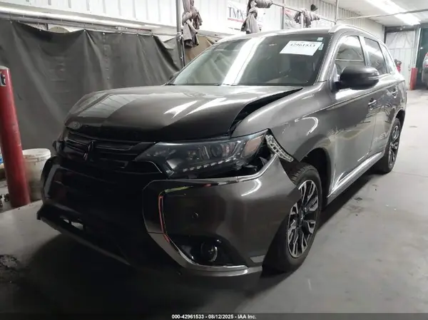 JA4J24A56JZ050893 2018 MITSUBISHI OUTLANDER - Image 2