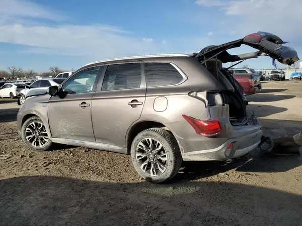 JA4J24A56JZ051140 2018 MITSUBISHI OUTLANDER - Image 2