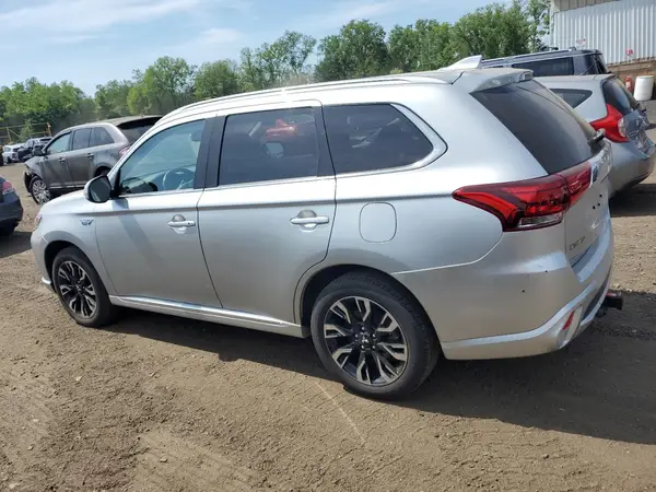 JA4J24A56JZ055558 2018 MITSUBISHI OUTLANDER - Image 2