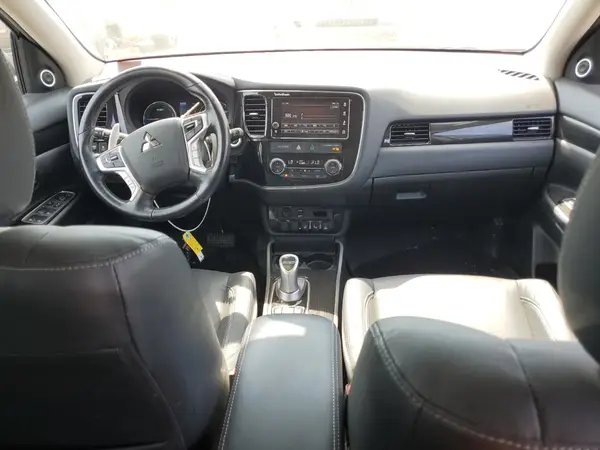 JA4J24A56JZ055558 2018 MITSUBISHI OUTLANDER - Image 8