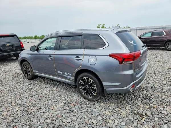 JA4J24A56JZ057018 2018 MITSUBISHI OUTLANDER - Image 2