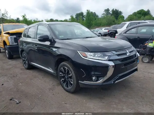 JA4J24A56JZ061182 2018 MITSUBISHI OUTLANDER - Image 1