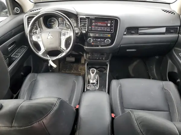 JA4J24A56JZ066916 2018 MITSUBISHI OUTLANDER - Image 8