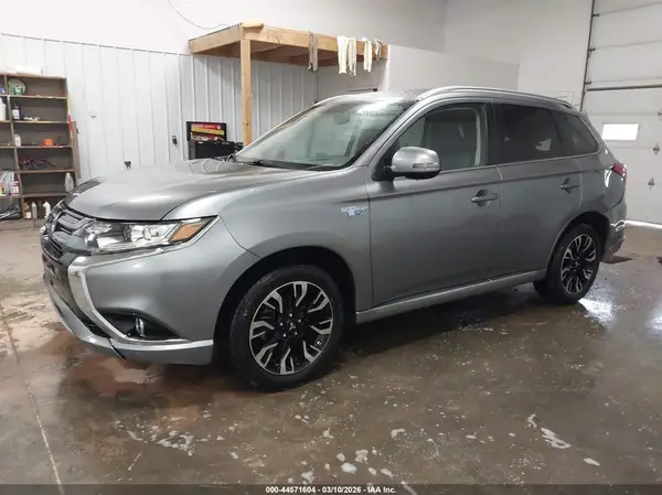JA4J24A56JZ067077 2018 MITSUBISHI OUTLANDER - Image 2