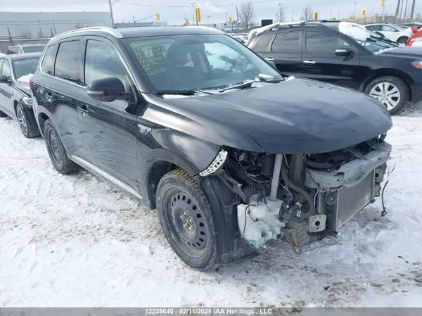 JA4J24A56JZ612372 2018 MITSUBISHI OUTLANDER - Image 1
