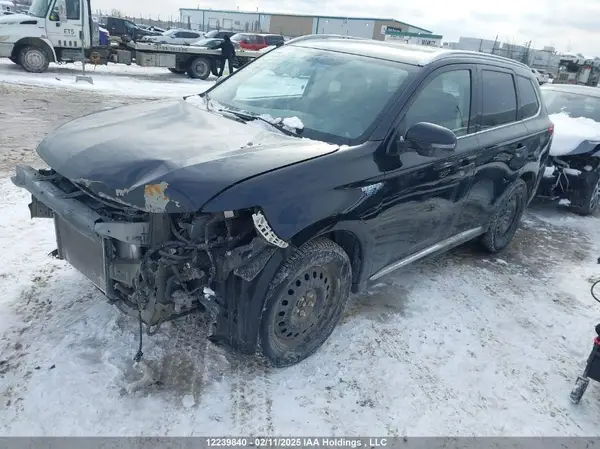 JA4J24A56JZ612372 2018 MITSUBISHI OUTLANDER - Image 2