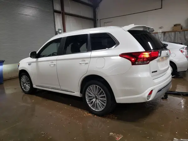 JA4J24A56KZ052709 2019 MITSUBISHI OUTLANDER - Image 2
