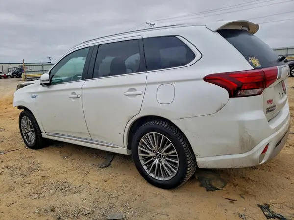 JA4J24A56LZ008937 2020 MITSUBISHI OUTLANDER - Image 2