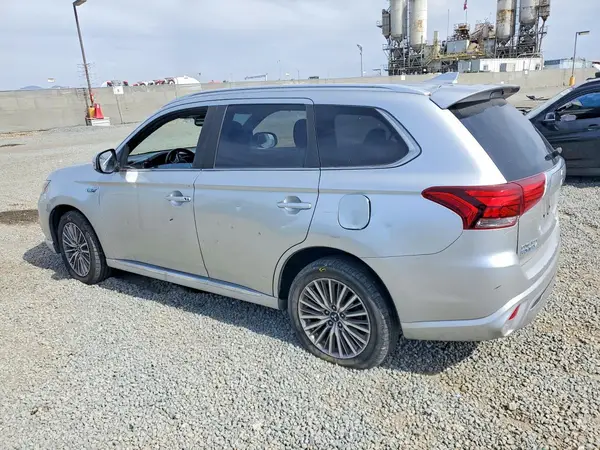 JA4J24A56LZ016293 2020 MITSUBISHI OUTLANDER - Image 2