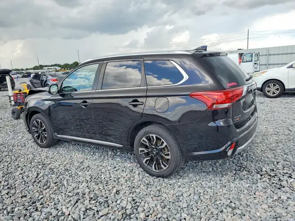 JA4J24A57JZ028000 2018 MITSUBISHI OUTLANDER - Image 2
