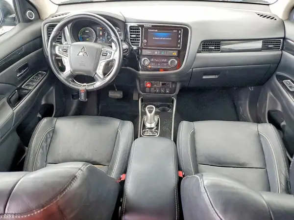 JA4J24A57JZ028000 2018 MITSUBISHI OUTLANDER - Image 8