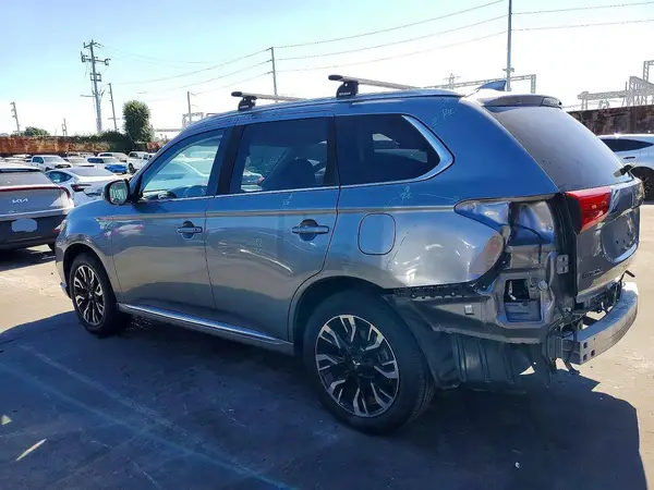 JA4J24A57JZ031561 2018 MITSUBISHI OUTLANDER - Image 2