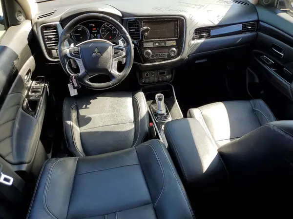 JA4J24A57JZ031561 2018 MITSUBISHI OUTLANDER - Image 8