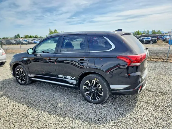 JA4J24A57JZ032046 2018 MITSUBISHI OUTLANDER - Image 2
