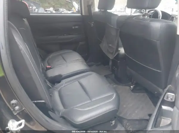 JA4J24A57JZ049378 2018 MITSUBISHI OUTLANDER - Image 8