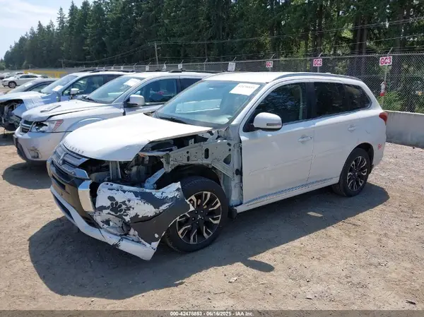JA4J24A57JZ050272 2018 MITSUBISHI OUTLANDER - Image 2