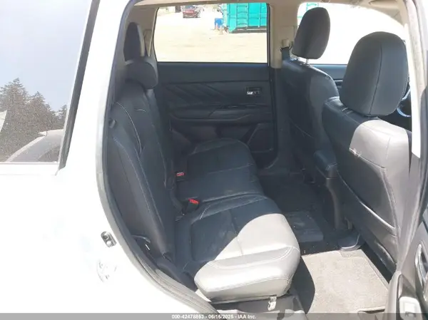 JA4J24A57JZ050272 2018 MITSUBISHI OUTLANDER - Image 8