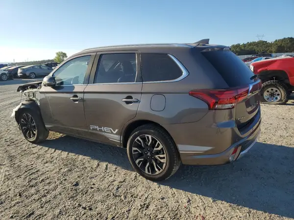 JA4J24A57JZ055228 2018 MITSUBISHI OUTLANDER - Image 2