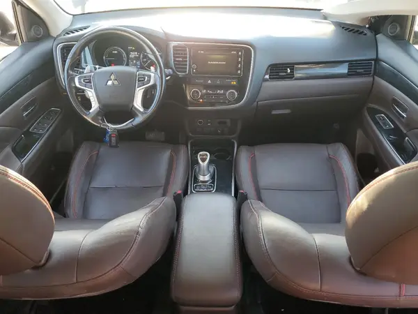 JA4J24A57JZ055228 2018 MITSUBISHI OUTLANDER - Image 8
