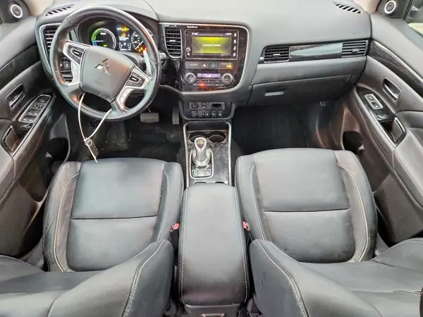 JA4J24A57JZ071087 2018 MITSUBISHI OUTLANDER - Image 8