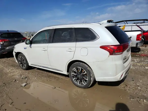 JA4J24A57JZ071767 2018 MITSUBISHI OUTLANDER - Image 2