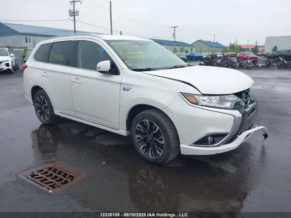 JA4J24A57JZ612915 2018 MITSUBISHI OUTLANDER - Image 1