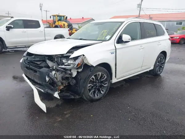 JA4J24A57JZ612915 2018 MITSUBISHI OUTLANDER - Image 2