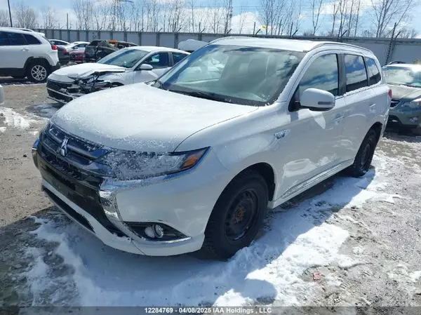 JA4J24A57JZ614325 2018 MITSUBISHI OUTLANDER - Image 2