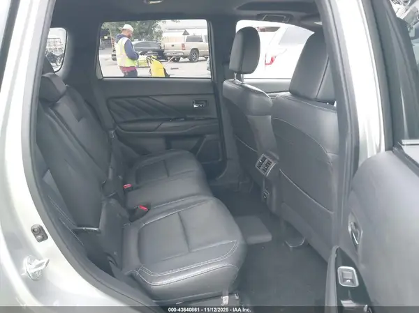 JA4J24A57KZ053951 2019 MITSUBISHI OUTLANDER - Image 8