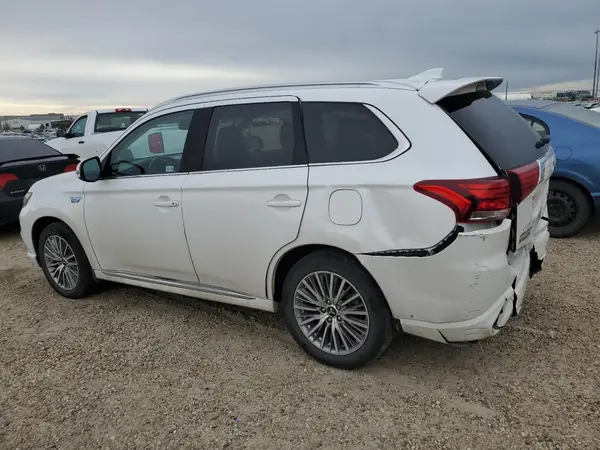 JA4J24A57LZ610326 2020 MITSUBISHI OUTLANDER - Image 2
