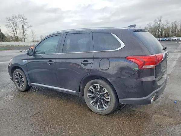 JA4J24A58JZ030757 2018 MITSUBISHI OUTLANDER - Image 2