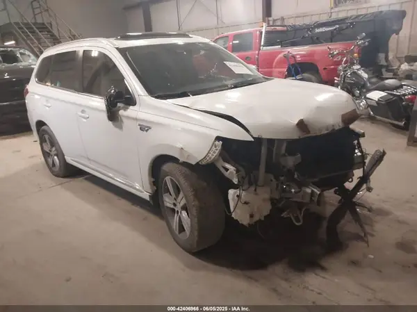JA4J24A58JZ031505 2018 MITSUBISHI OUTLANDER - Image 1