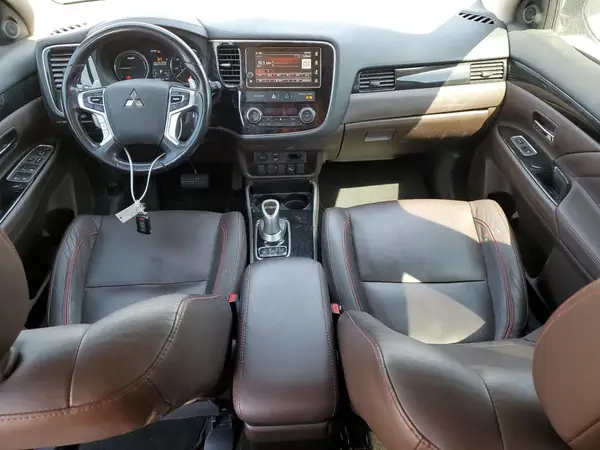JA4J24A58JZ055142 2018 MITSUBISHI OUTLANDER - Image 8