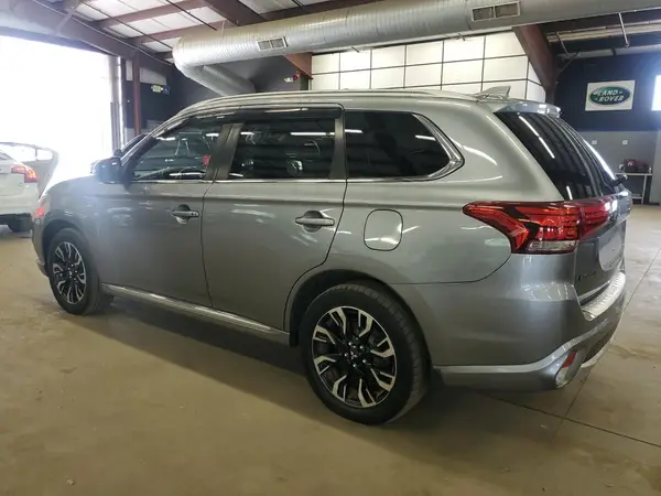 JA4J24A58JZ055531 2018 MITSUBISHI OUTLANDER - Image 2