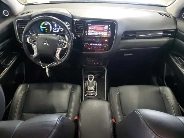 JA4J24A58JZ055531 2018 MITSUBISHI OUTLANDER - Image 8