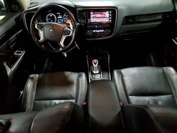 JA4J24A58JZ057621 2018 MITSUBISHI OUTLANDER - Image 8