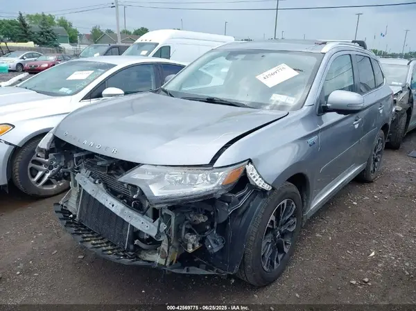 JA4J24A58JZ058655 2018 MITSUBISHI OUTLANDER - Image 2