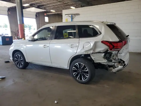 JA4J24A58JZ059952 2018 MITSUBISHI OUTLANDER - Image 2
