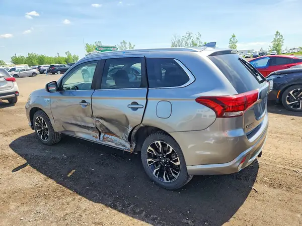 JA4J24A58JZ607240 2018 MITSUBISHI OUTLANDER - Image 2