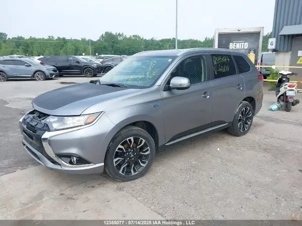 JA4J24A58JZ612681 2018 MITSUBISHI OUTLANDER - Image 2